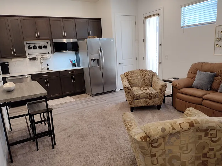 522C S 197th Ln — Photo 3
