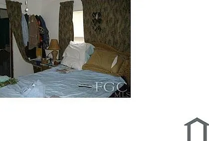 3 bed, 1200 sqft, $2,000 — Photo 2
