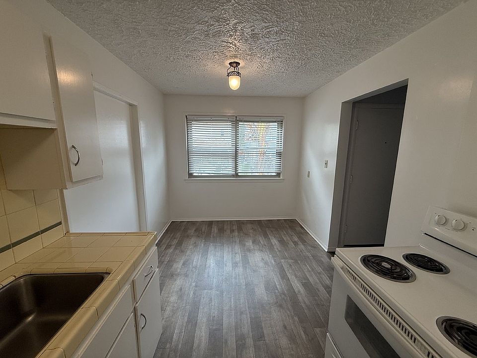 1st image of 1715 H St APT 6