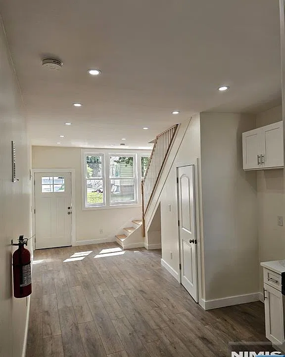 48 Paulison Ave