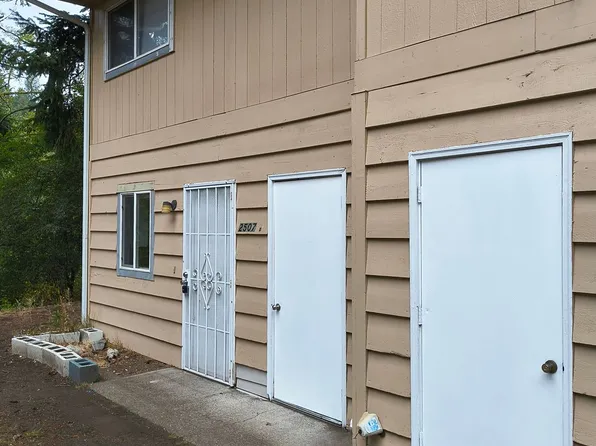 2507 1/2 B St, Steilacoom, WA 98388