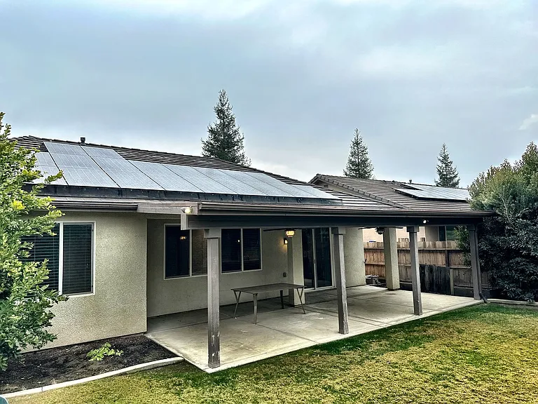 2101 N Lindsay Ct — Photo 4