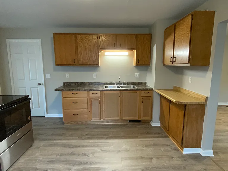 1725 John Ave — Photo 6
