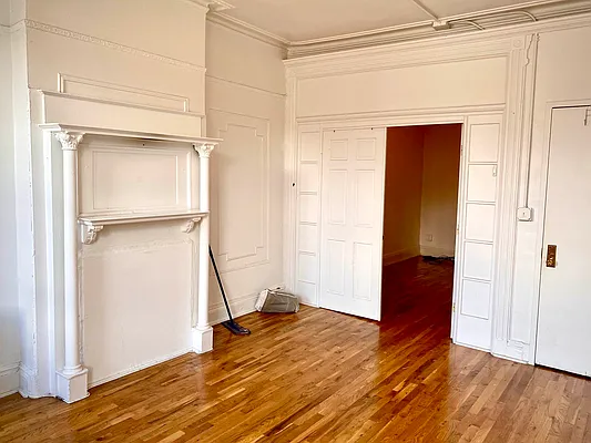 Rented by Linda N Eskander, LREB | media 44