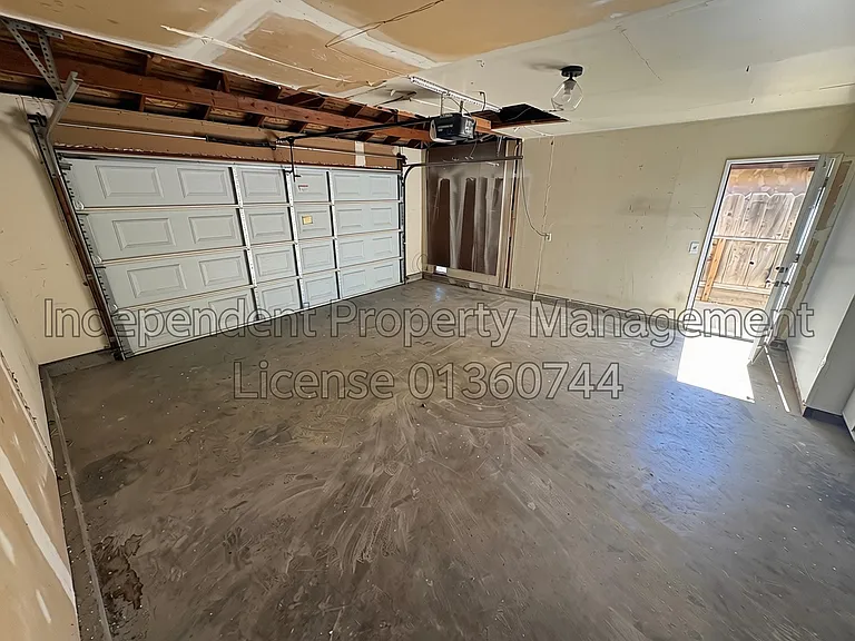 2601 Pinewood Dr — Photo 11