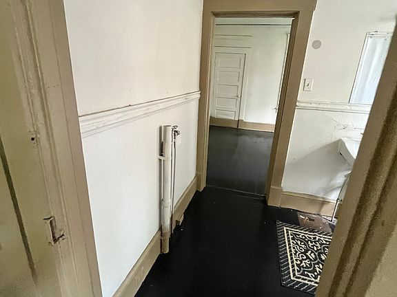 3rd image of 1219 S 4th St