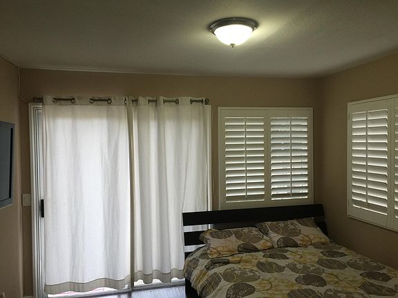 4th image of 2901 S Rosewood Ave