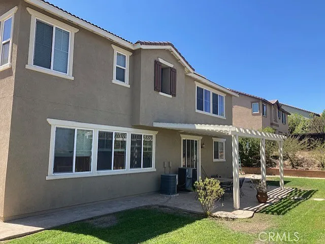 4 bed, 3808 sqft, $4,500 — Photo 2