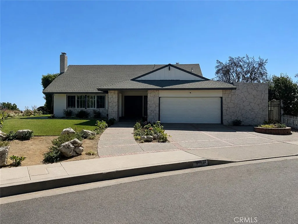 4 bed, 3112 sqft, $10,500 — Photo 2