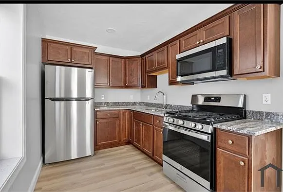 169 Grant St #2L — Photo 8