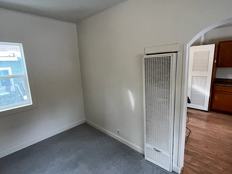 130 SW 3rd St #3 — Photo 3
