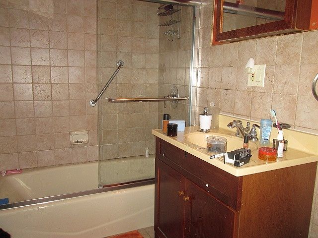 2nd image of 318 Lewis Ave