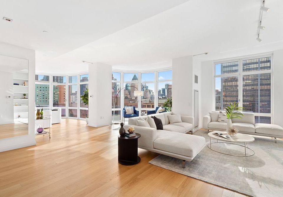 1st image of 555 W 59th St APT 17F