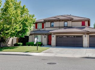 15243 Clearspring Ln, Fontana, CA 92336