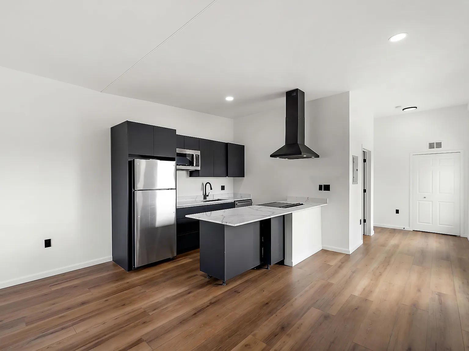 Studio, 1.0 bath, 480 sqft, $1,150 — Photo 3