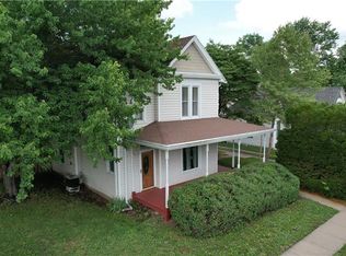 907 W Chestnut St, Savannah, MO 64485