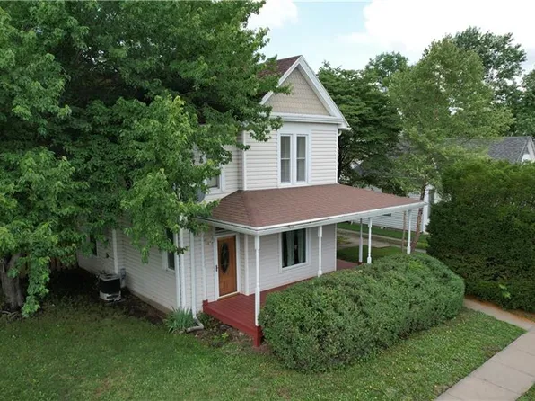 907 W Chestnut St, Savannah, MO 64485