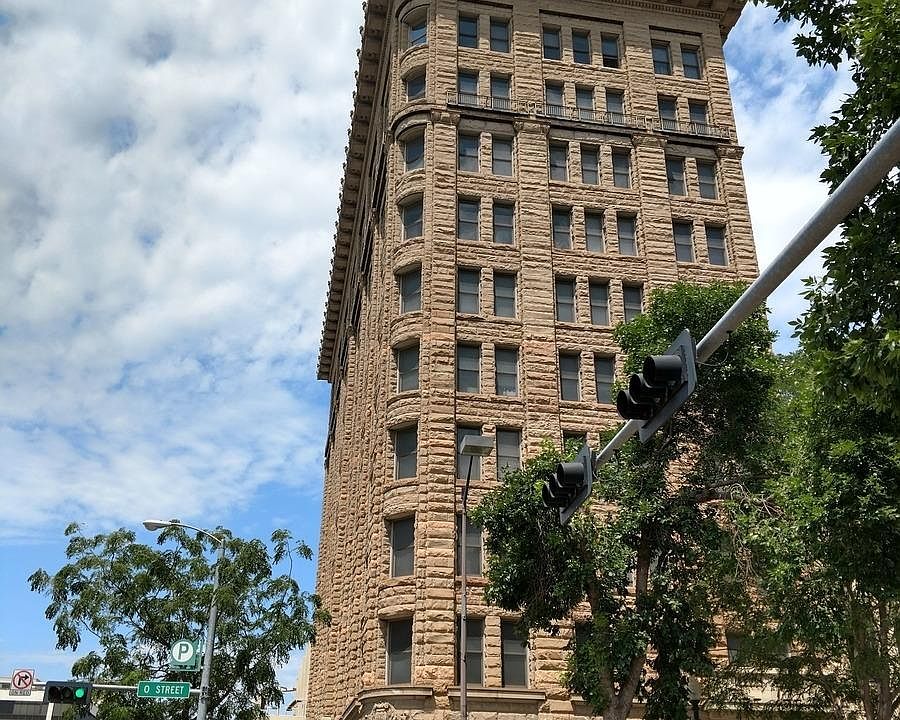 1st image of 100 N 12th St APT 305