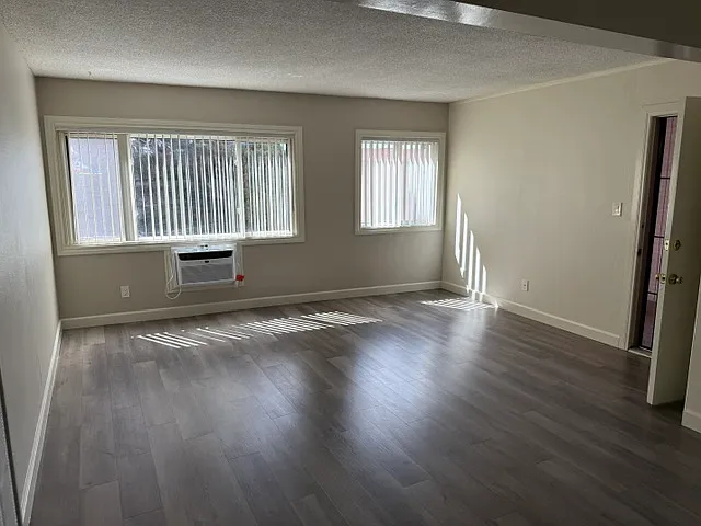 11240 Pangborn Ave #6 — Photo 4