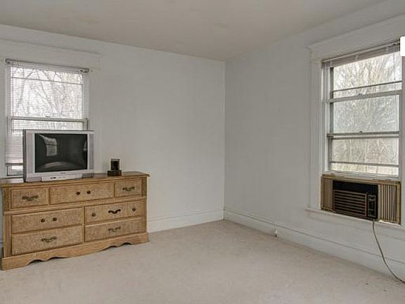 2nd image of 1113 Camden Ave
