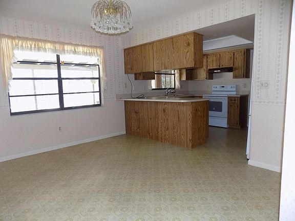2nd image of 3069 Lantern Ct