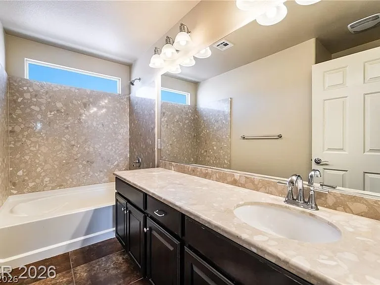 5282 Ledgewood Creek Ave — Photo 19