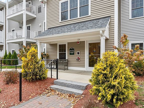 3rd image of 3202 Briarwood Vlg #3202