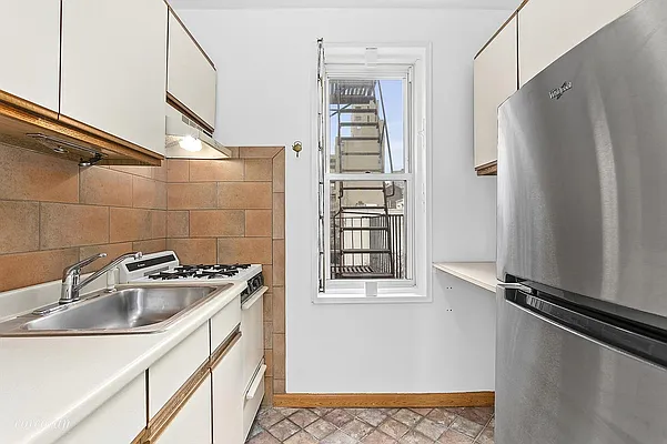 Rented by Corcoran | media 9