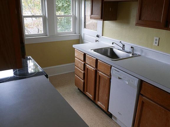 4th image of 2038 Maiden Ln SW