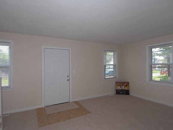 4th image of 7445 Tyndale Ct