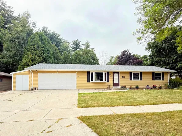 1607 Camelot BOULEVARD, Sheboygan, WI 53081