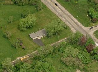 8920 Lucas Rd, Crystal Lake, IL 60012