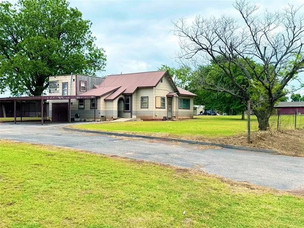 1803 Orient Ave, Clinton, OK 73601