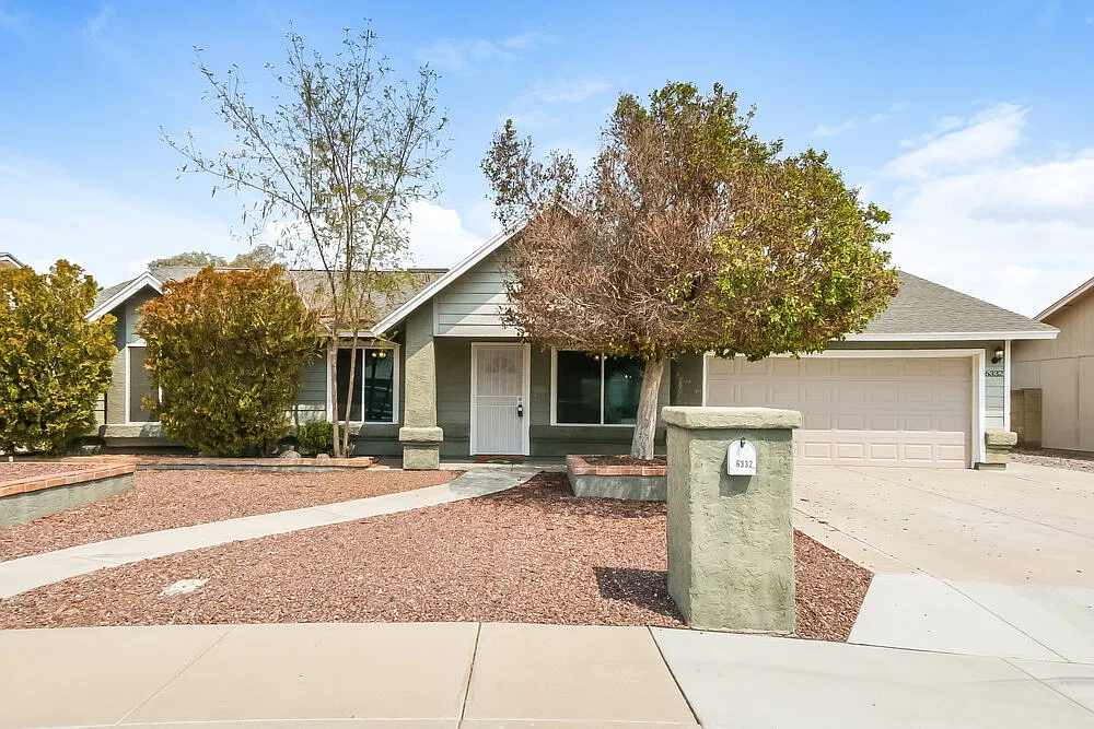 4 bed, 2.0 bath, 1700 sqft, $2,570 — Photo 1