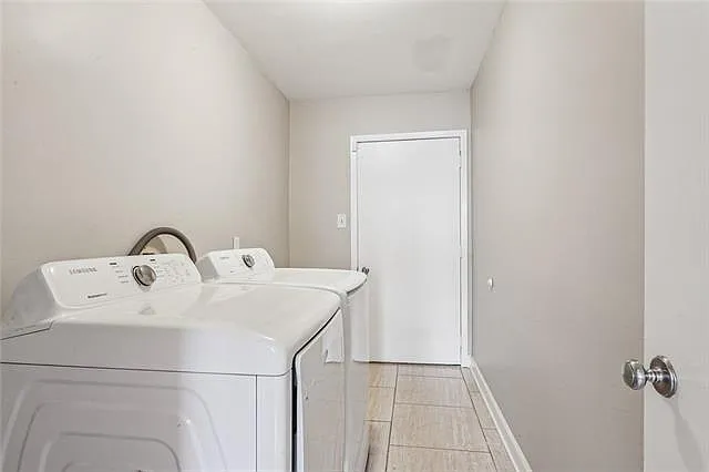 2204 Deerlick Ln — Photo 16