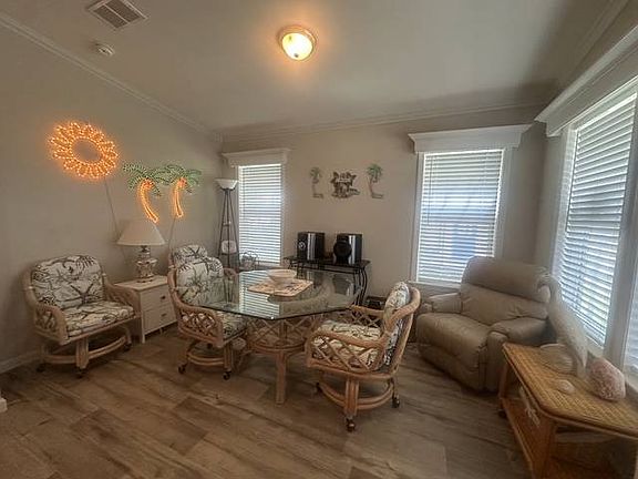 3rd image of 343 Heritage Blvd