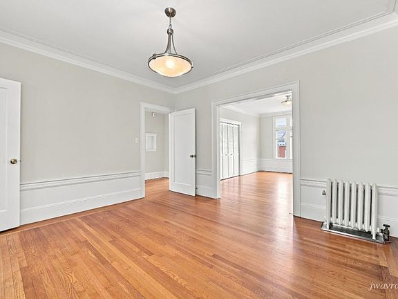4th image of 2255 Lake St #9