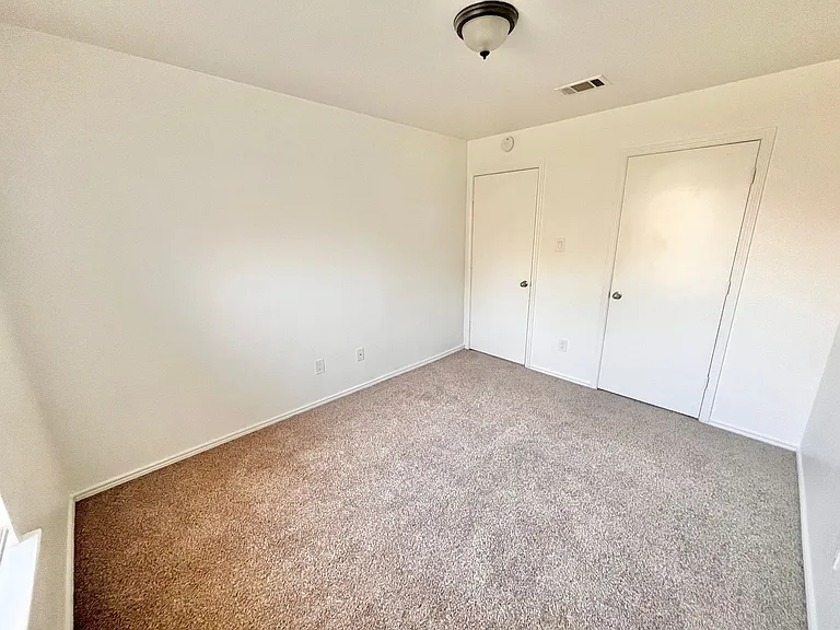 1703 Benttree Dr #B — Photo 13