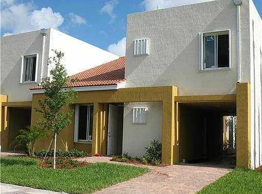 4171 Gulfstream Rd NE — Photo 1