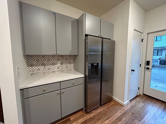 2nd image of 3124 Saint Elmo Ave