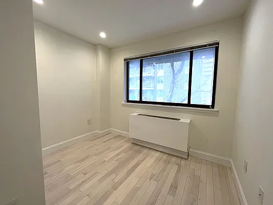 Rented by Akam Sales and Brokerage | media 14