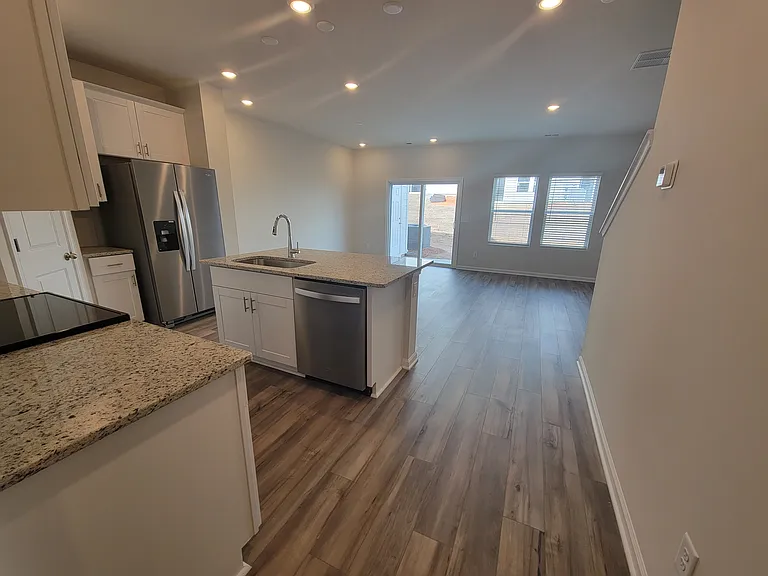 5250 Brailey Cir — Photo 4