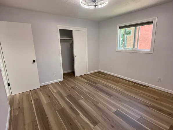 8429 James Ave NE, Albuquerque, NM 87111