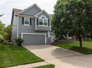 14939 S Summit St, Olathe, KS 66062