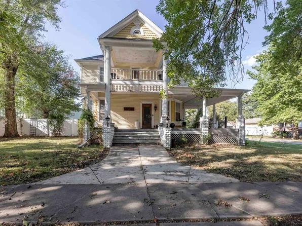 344 E Randolph St, Howard, KS 67349