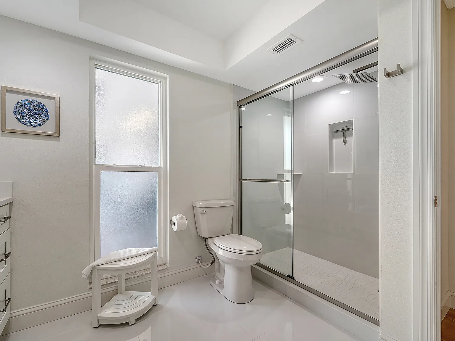3 bed, 1750 sqft, $6,700 — Photo 3