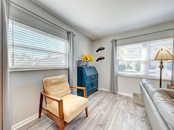 5th image of 230 Columbia Dr #116