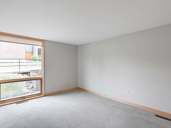 3rd image of 1588 Eustis St