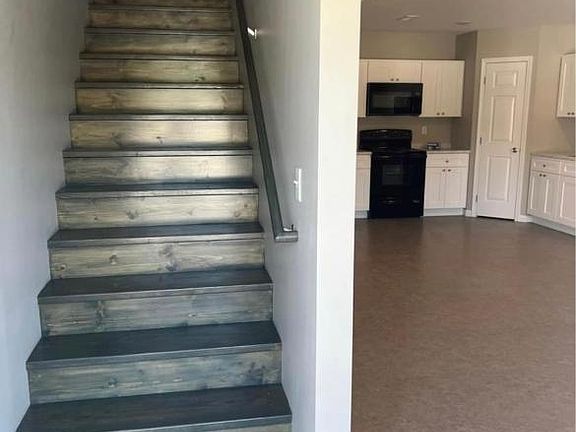 4th image of 213 Cane Creek Ln #109
