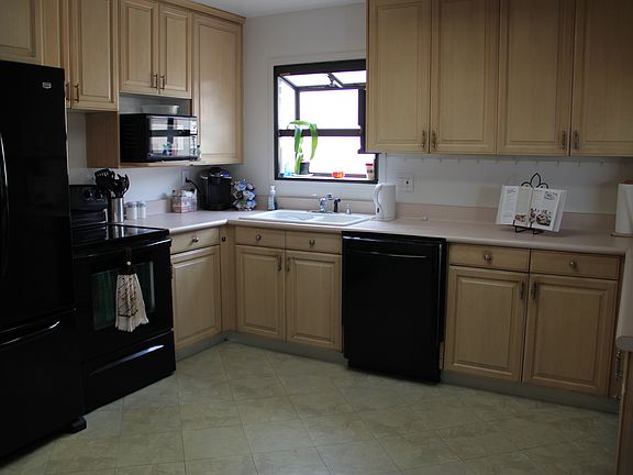 3rd image of 11862 Tunstall St